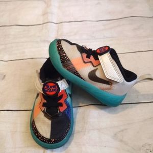 Nike TUNE SQUAD Toddler Shoes